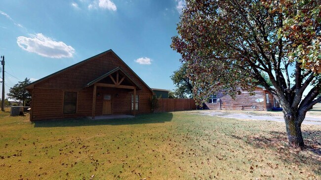 Primary Photo - 115 G St