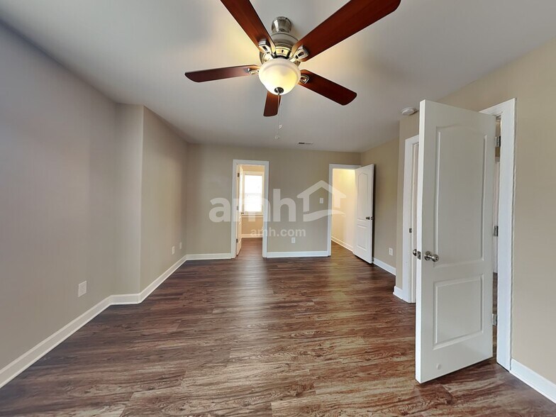 Building Photo - 146 Farrington Dr