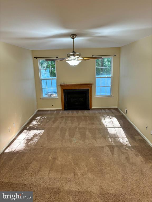 Building Photo - 16 Normandy Dr