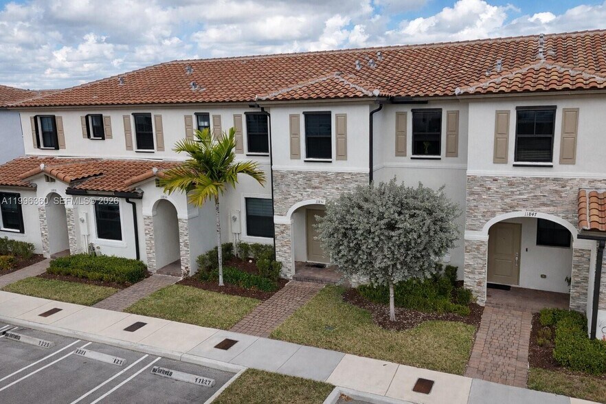 Building Photo - 11851 SW 246th Ter