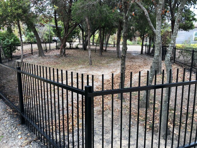 Building Photo - Bring your horse!! Come enjoy the wood bur...