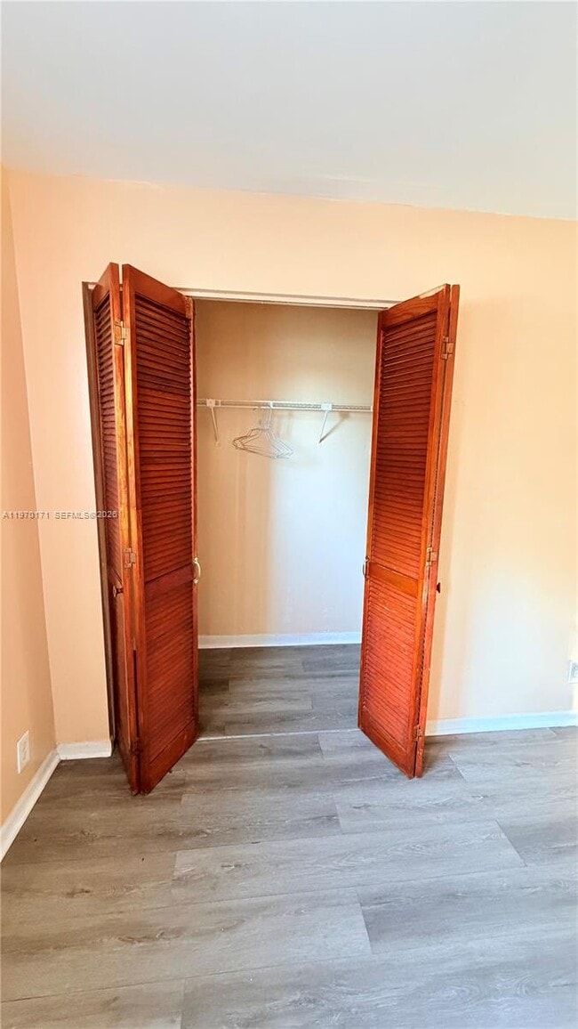 Building Photo - 948 SW 74th Ave