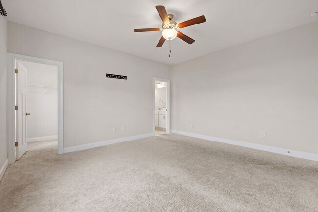 Building Photo - Charming 3-Bedroom Ranch Home – Move-in Re...