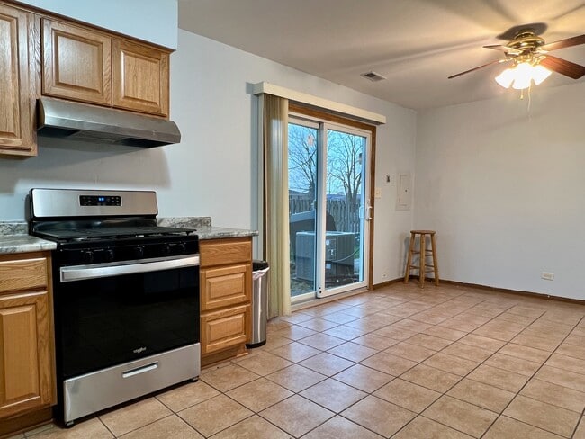 Building Photo - 2611 E Martha Pl