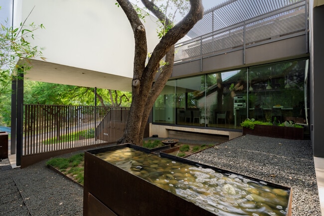 Building Photo - 2210 Westlake Dr