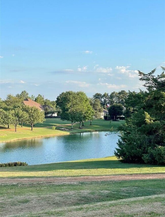 Building Photo - 114 Bentwood Dr