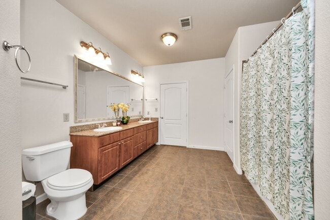 Building Photo - 1711 Old Spanish Trl