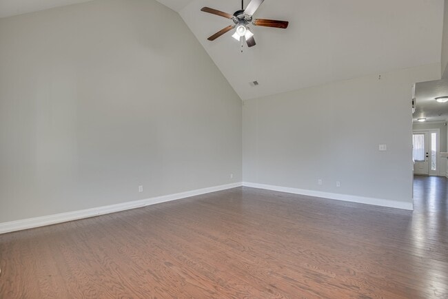Building Photo - 1721 Dunmore Ave