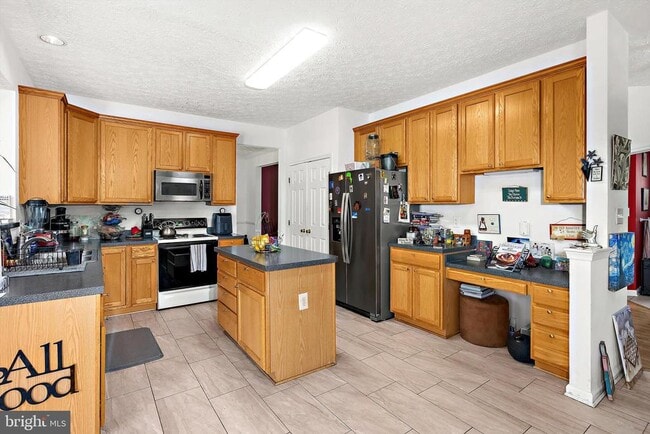 Building Photo - 1804 Kirklees Way
