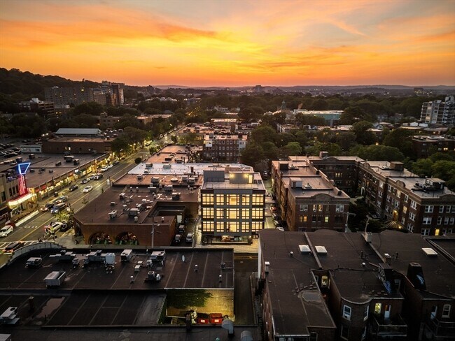 Building Photo - 14 Green St