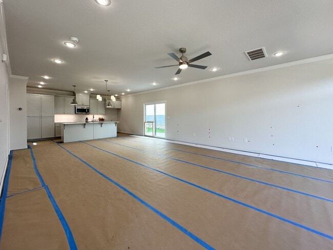 Building Photo - 4437 W Bronco Dr