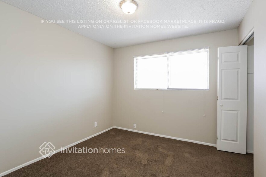 Building Photo - 3221 E Captain Dreyfus Ave