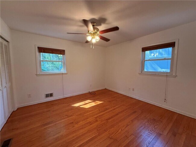Building Photo - 1395 Siesta Ln