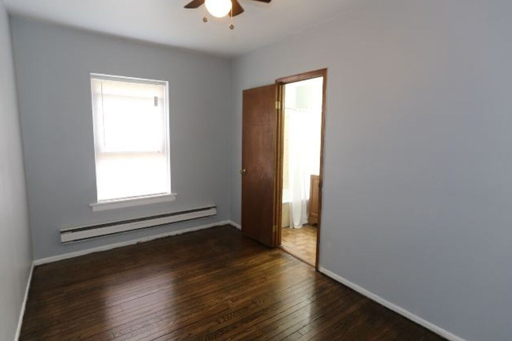 Building Photo - 4527 N Malden St