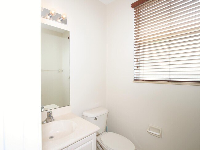 Building Photo - 1562 Grande Cull Way