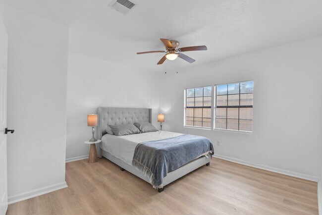 Building Photo - BEAUTIFUL HOME IN HOUSTON. MOVE IN READY!.