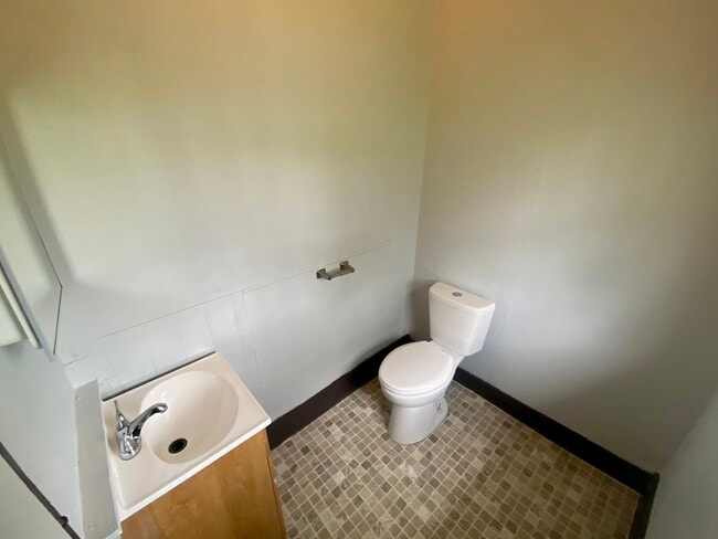 Building Photo - 501 N Bowman Ave