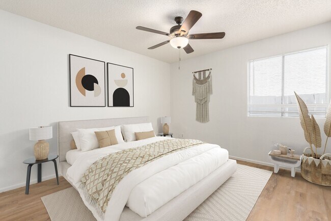 Building Photo - 2327 S Wycliff Cir