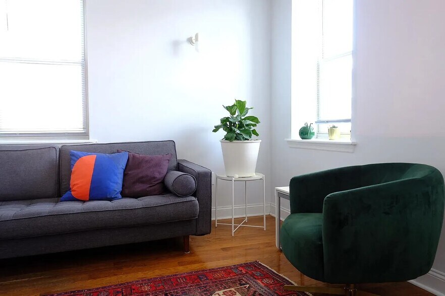 Living Room - 115 E Girard Ave