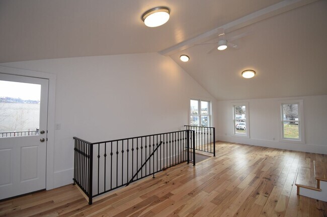 Building Photo - 536 N 600 W