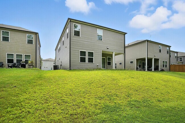 Building Photo - 205 Wilbur Lake Dr