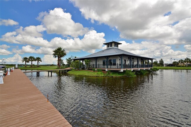 Building Photo - RiverView: Spectacular 2 BR / 2 BA waterfr...