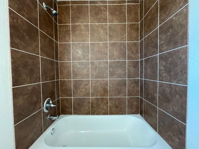 Building Photo - Townhome for rent