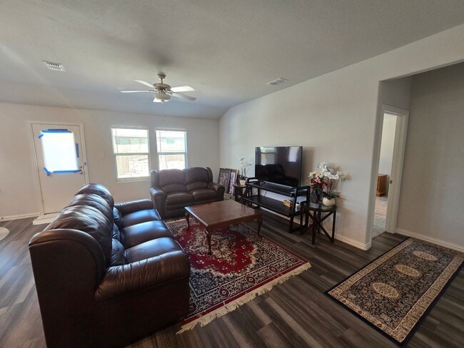 Building Photo - Fantastic in Fate!