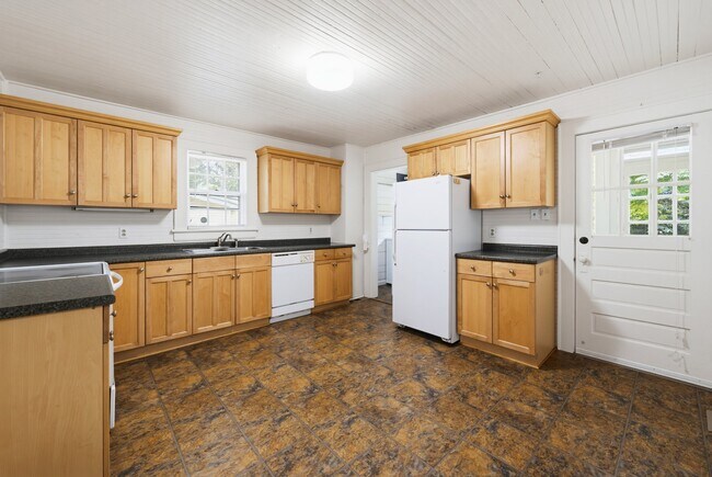 Building Photo - 910 Iredell St
