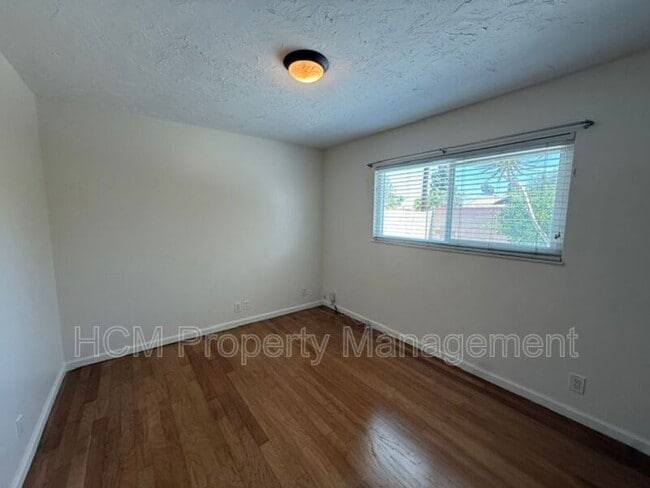 Building Photo - 16402 Birdie Ln