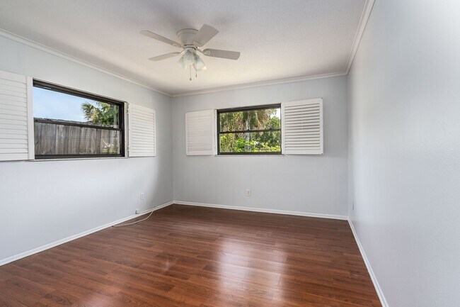Building Photo - RARELY AVAILABLE!  3BED/2BATH POOL HOME FOR RENT-SARASOTA, FL $2995.00
