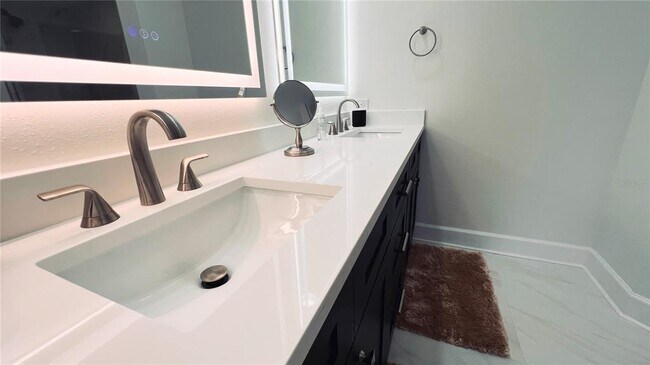 Building Photo - 4981 Bacopa Ln S