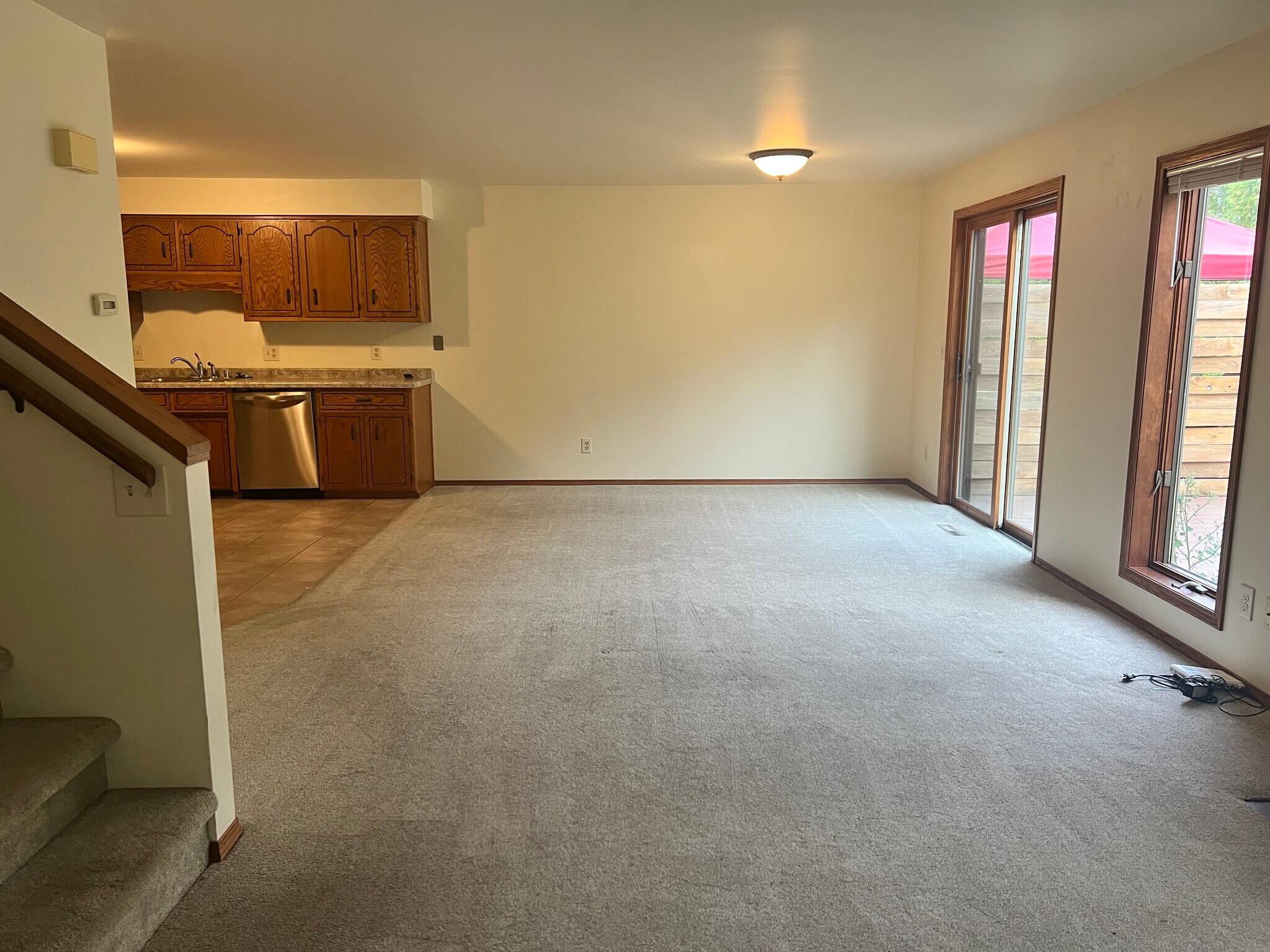 Building Photo - 23 Hollyhock Ct