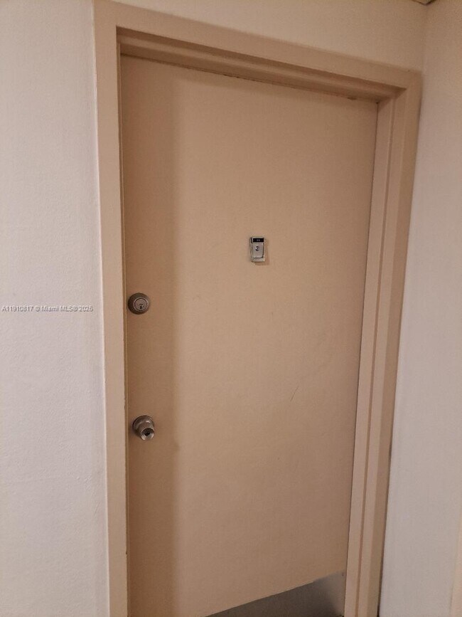 Building Photo - 500 Executive Center Dr