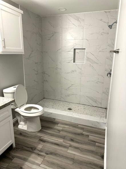 Building Photo - 324 Uva Ln