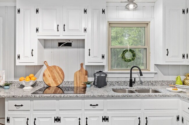 Building Photo - 10511 Lunswood Rd