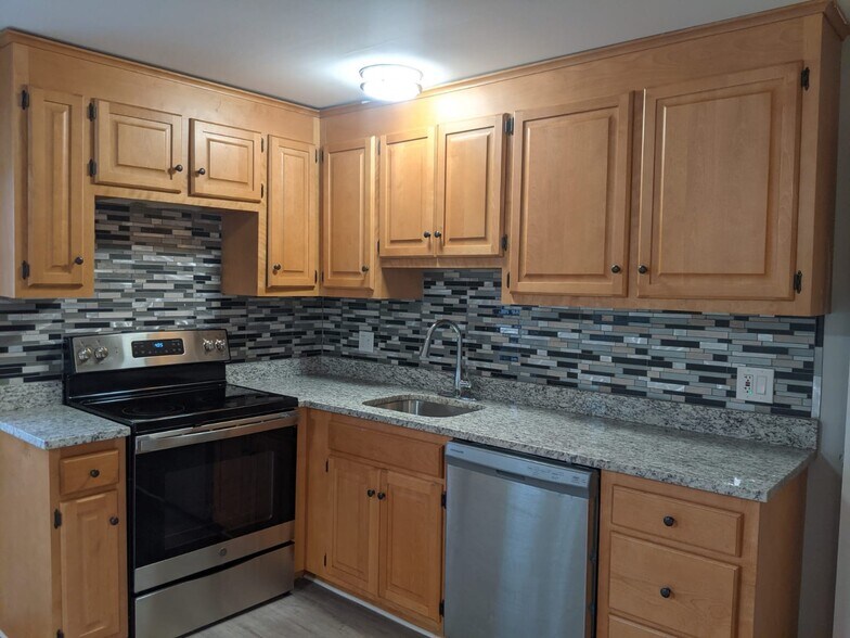 Willington Oaks Apartments 380 Daleville Rd Willington CT 06279