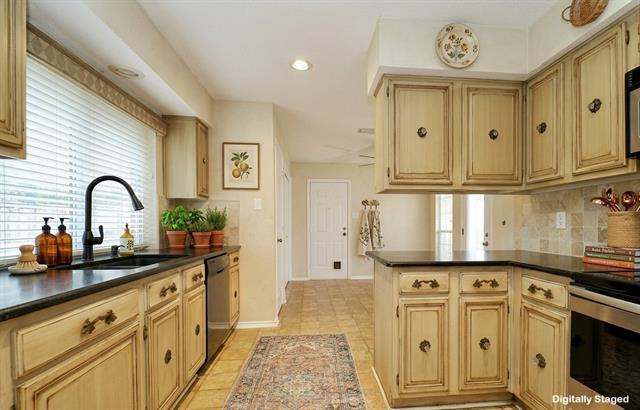 Building Photo - 1909 Johnson Dr