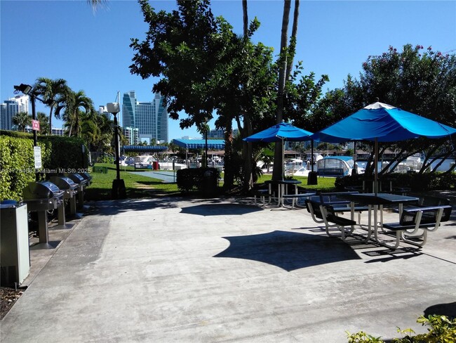 Building Photo - 600 Three Islands Boulevard