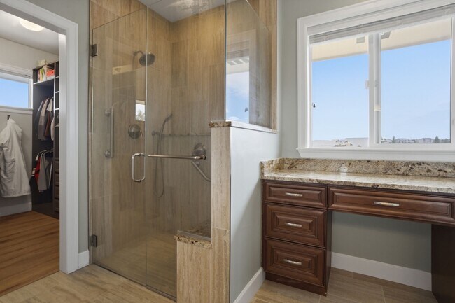 Building Photo - One-of-a-Kind 4-Bed Castle Rock Retreat with 4 car Attached Garage