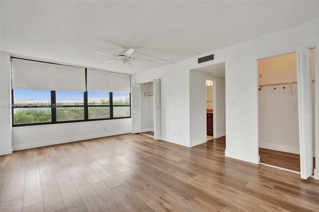 Building Photo - 600 Three Islands Boulevard