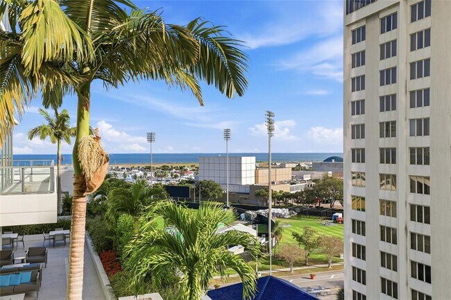 Building Photo - 301 1st St S