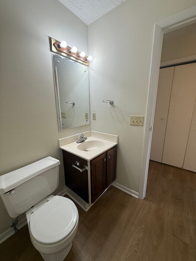 Building Photo - power260