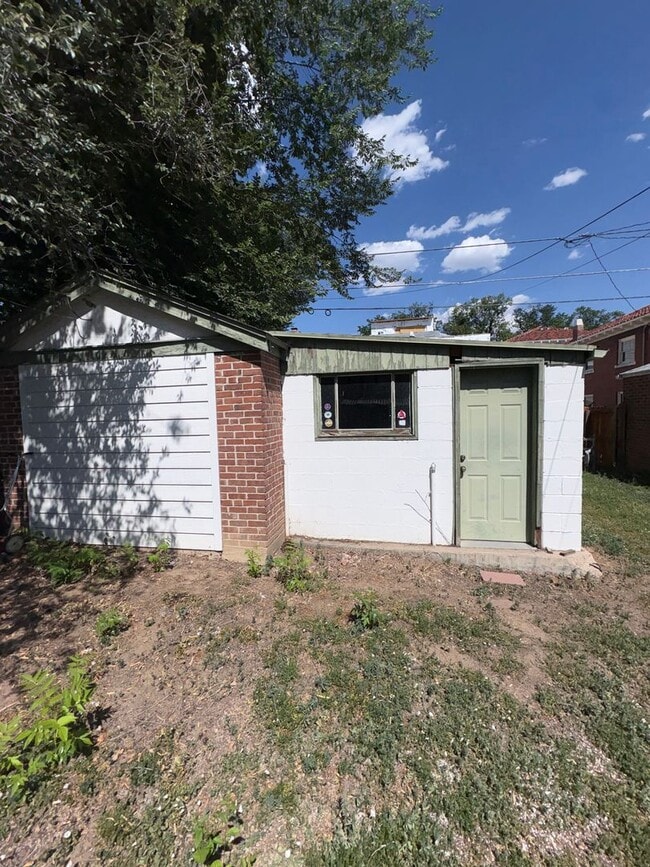 Building Photo - Charming 3BR Home Just Blocks from Washington Park with Garage & Storage