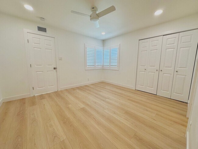 Building Photo - Beautifully Renovated 3B/2BA Home in La Ha...
