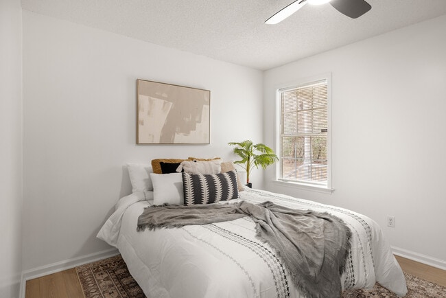 Building Photo - 515 Pearson Town Rd