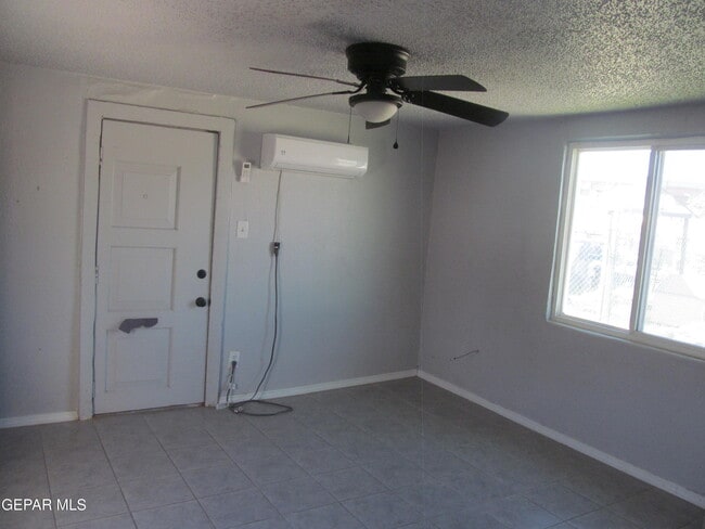 Building Photo - 4409 Madera Ave