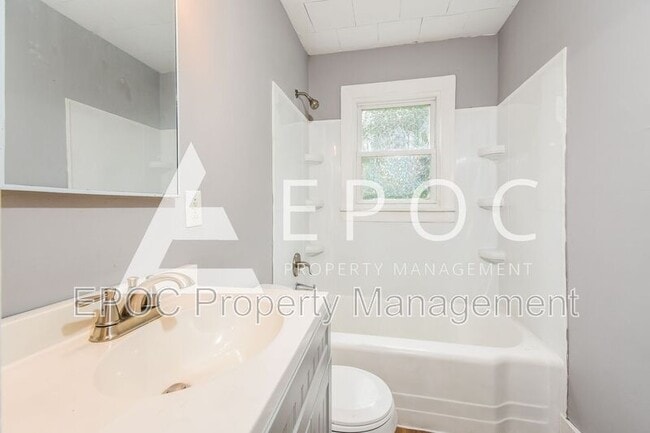 Building Photo - 1506 Vance St