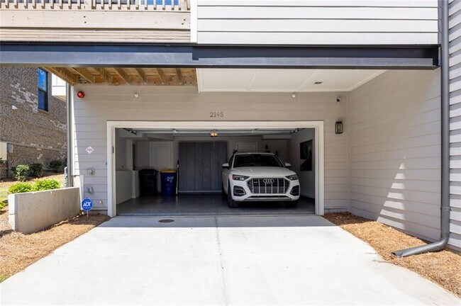 Building Photo - 2145 Burnside Dr NW
