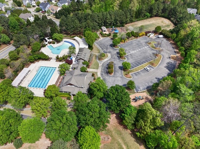 Building Photo - 828 Waterford Lake Dr